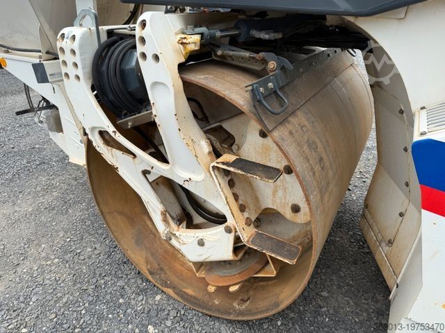 Одновальцовый каток BOMAG BW 174 AP-4 AM Walze 12 Ton *Vibrator *Streuer