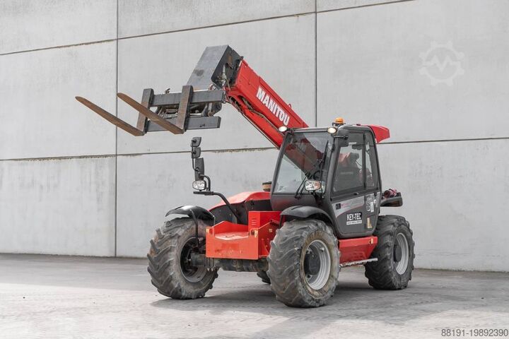 Сельскохозяйственный телескопический погрузчик Manitou MLT 845
