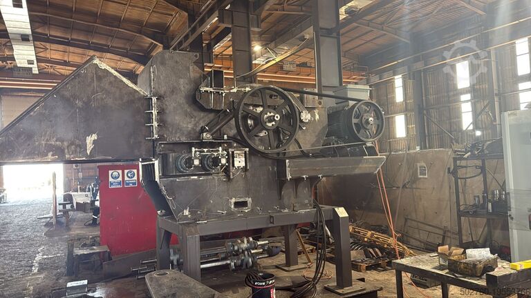 сельскохозяйственная машина Galen Wood Chipper