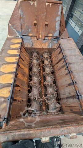 Измельчитель древесины Komptech CRAMBO 6000 MOBILE SLOW-SPEED SHREDDER