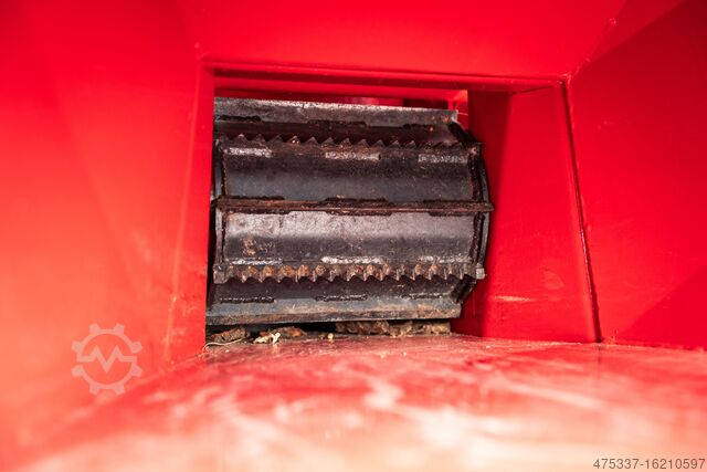 Измельчитель мощностью 35 л.с. с дорожной лицензией Brugger HX16 Pro Benzin-Holzhächsler