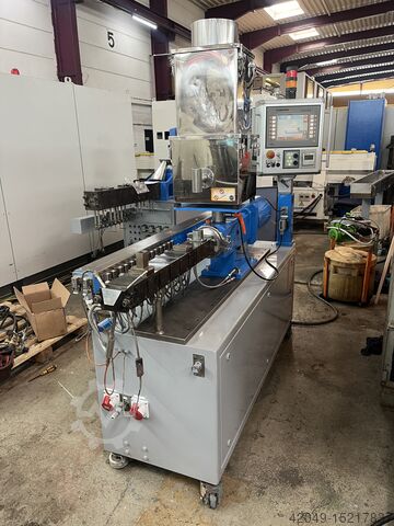 Двухшнековый экструдер Leistritz ZSE 18 HPe