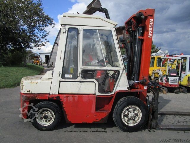 Дизельный вилочный погрузчик Nissan 4 Ton.-Triplex-Freihub 6m + Seitenschieber