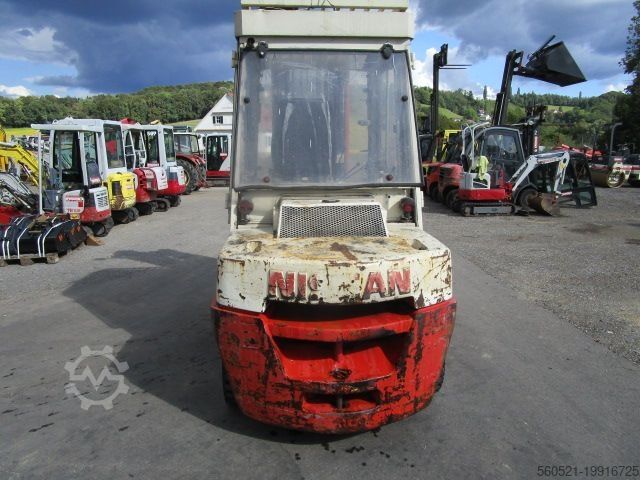 Дизельный вилочный погрузчик Nissan 4 Ton.-Triplex-Freihub 6m + Seitenschieber