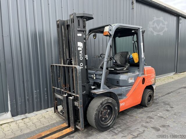 Вилочный погрузчик на сжиженном газе Toyota 8FGJF35