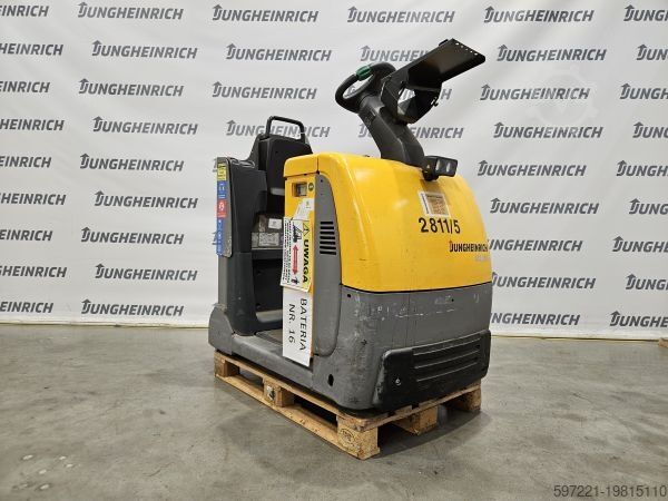 Буксировочные тягачи Jungheinrich EZS 350  LI-ION defekt