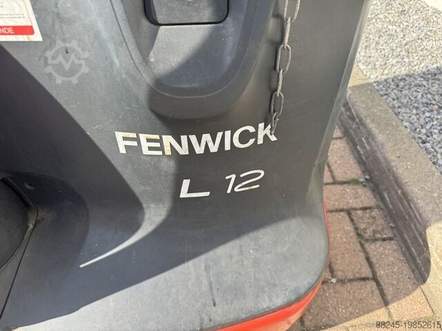 VS-22332 Электрический компактный штабелер Linde L 12, высота подъема 3 324 мм LINDE L 12