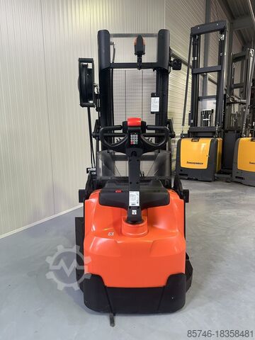 SPE 120 XR * ДЕМО!! Рич - мачта + наклоняемые вилы + нержавеющая сталь!! TOYOTA SPE 120 XR * DEMO !!  REACH - MAST  +  Tilting Forks + S.S.  !!