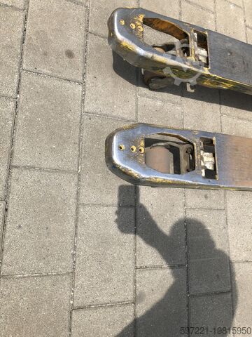 Электрические палетные тележки Jungheinrich ERE225 20 115 54