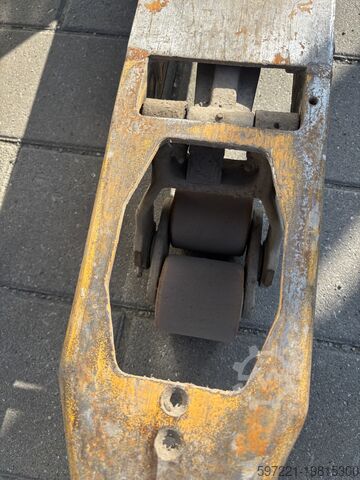 Электрические палетные тележки Jungheinrich EJE 220 Rampenfunktion