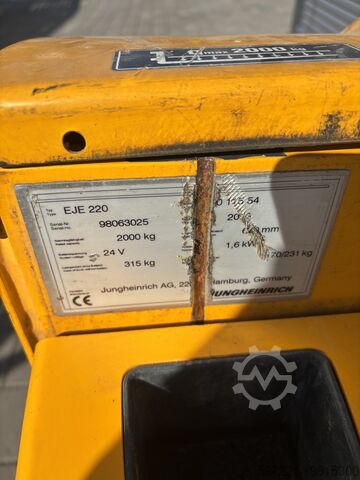 Электрические палетные тележки Jungheinrich EJE 220 Rampenfunktion