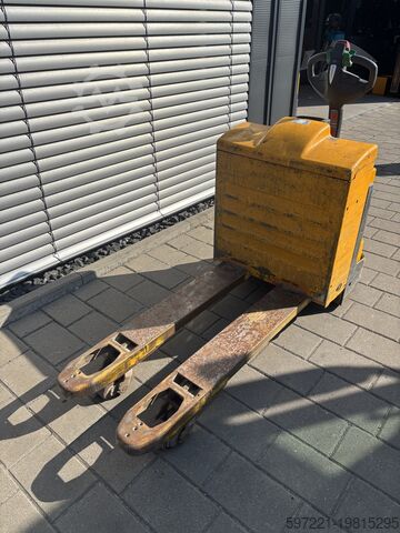 Электрические палетные тележки Jungheinrich EJE 220 Rampenfunktion