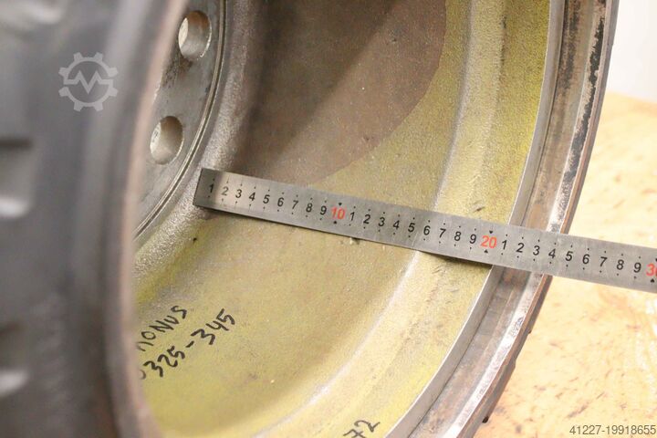 Шины из твердой резины Bergougnan 22x12x16