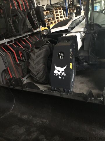 Стационарный телескопический погрузчик Bobcat TL470