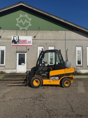 Вилочный погрузчик с телескопической стрелой JCB TLT30D 3 ton diesel.