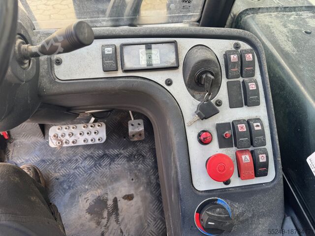 Вилочный погрузчик с телескопической стрелой JCB TLT30D 3 ton diesel.