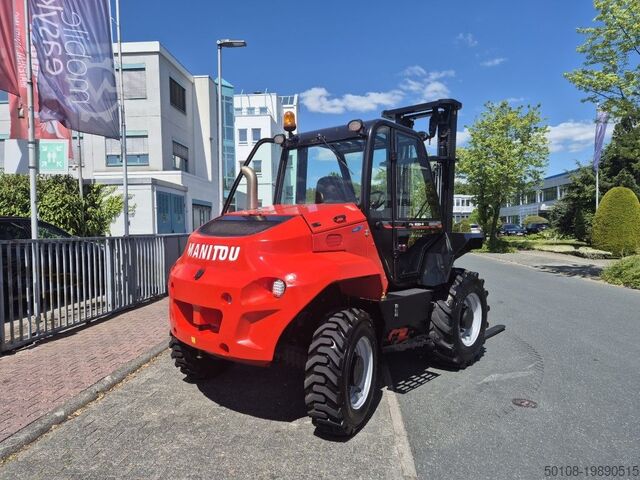 Вездеходный вилочный погрузчик Manitou M 30.4 3F550 S4