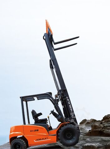 Вездеходный вилочный погрузчик Noblelift FE2RT25