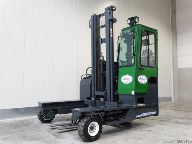 Четырехсторонний боковой загрузчик Combilift C4000 - TRIPLEX