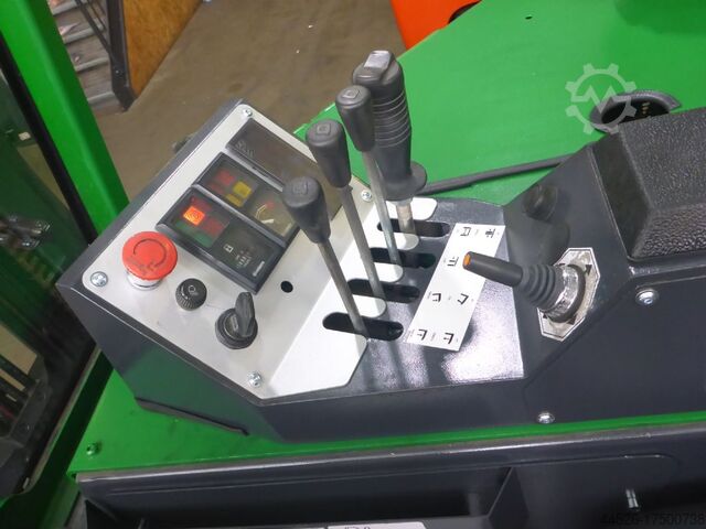 Четырехсторонний боковой загрузчик Combilift C3000 CB