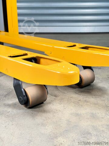 Транспортировочное средство Jungheinrich Service Neu - Batterie 70% - 2t - Doppelstock