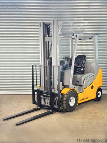 Транспортировочное средство Jungheinrich Service Neu - 4,7m - 2,5t - VW Motor - Triplex