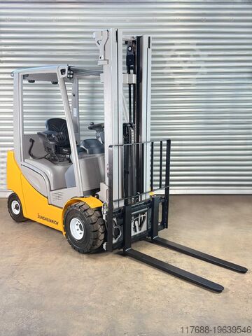 Транспортировочное средство Jungheinrich Service Neu - 4,7m - 2,5t - VW Motor - Triplex