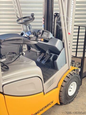 Транспортировочное средство Jungheinrich Service Neu - 4,7m - 2,5t - VW Motor - Triplex