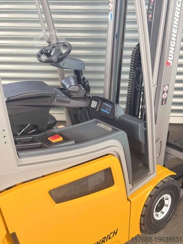 Транспортировочное средство Jungheinrich Service Neu - Batterie 82% - 5,5m Hub - 1,5t