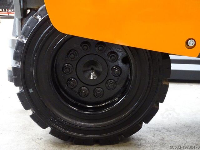 Четырехсторонний боковой загрузчик Hubtex DQ45-G - TRAVERSE