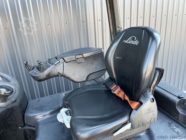 Электрический 4-х колесный вилочный погрузчик Linde E16PH-02