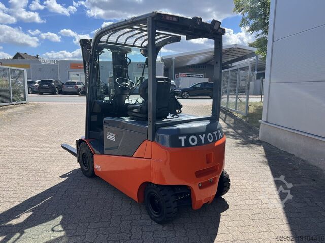 Электрический 4-х колесный вилочный погрузчик Toyota 8 FBMT 25
