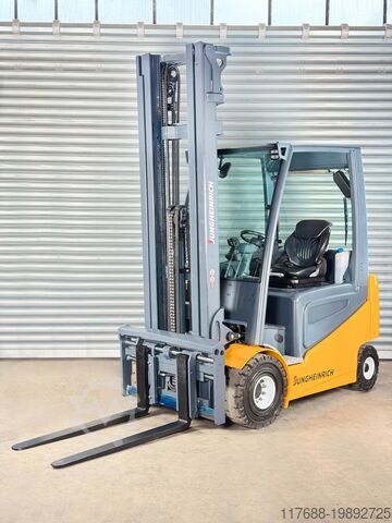 Электрический 4-колесный Jungheinrich EFG S30 - Service Neu - Batterie 90% - 7.5m Hub