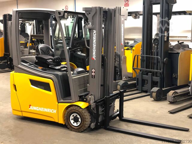 Электрический трехколесный велосипед Jungheinrich EFG 218k - Service Neu - Batterie 88% - Triplex