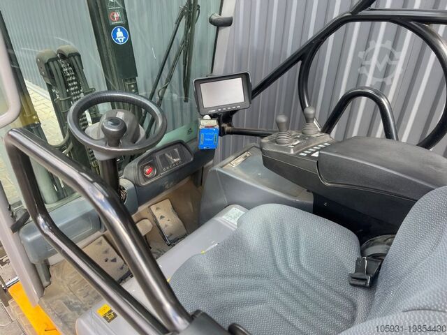 Электрический 3-колесный вилочный погрузчик Jungheinrich EFG220