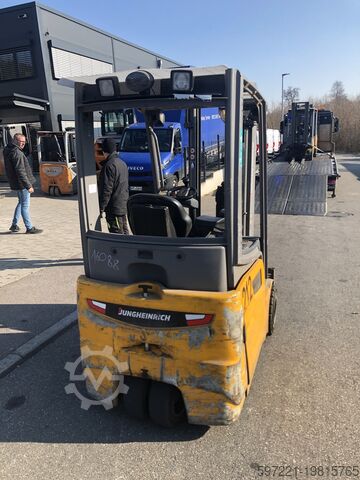 Электрический – 3 колеса Jungheinrich EFG 218k