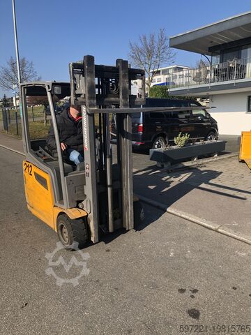 Электрический – 3 колеса Jungheinrich EFG 218k