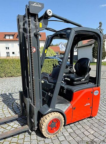 Электрический вилочный погрузчик Linde E12-01