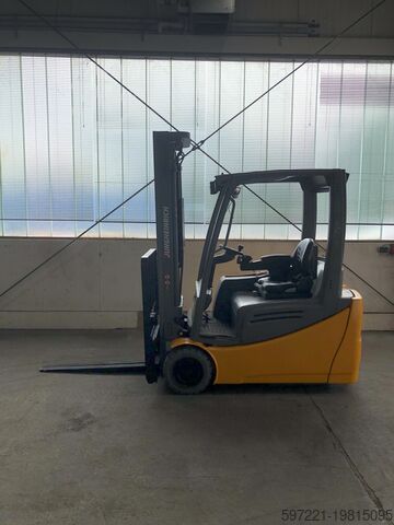 Электрический – 3 колеса Jungheinrich EFG 216