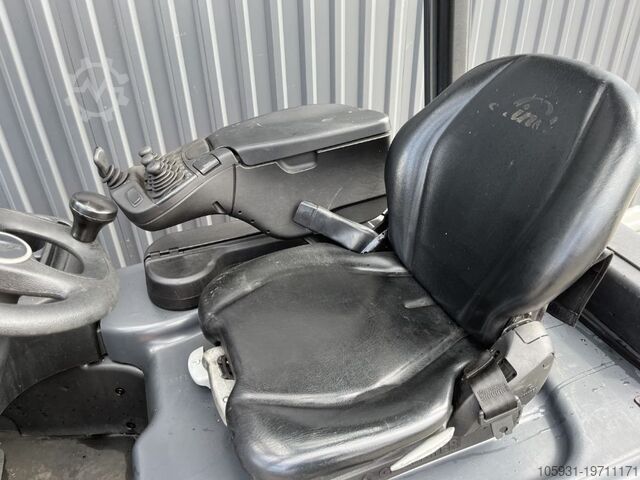 Электрический 3-колесный вилочный погрузчик Linde E20L-02