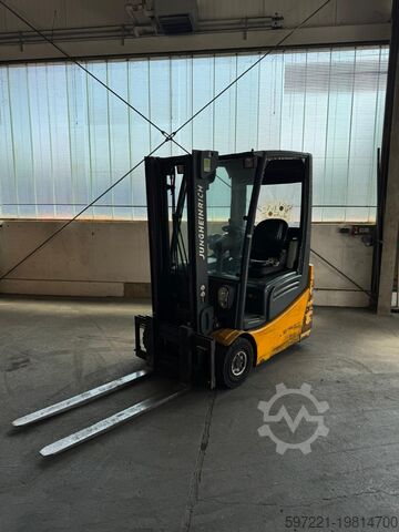 Электрический – 3 колеса Jungheinrich EFG 215