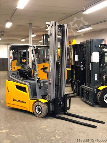 Электрический трехколесный велосипед Jungheinrich EFG 218k - Service Neu - Batterie 95% - Triplex