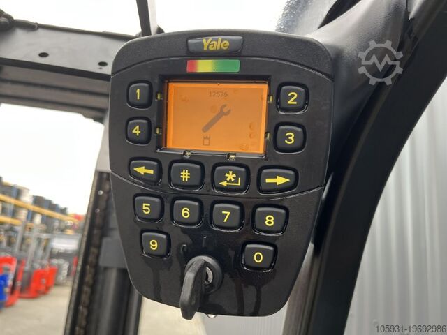 Электрический 3-колесный вилочный погрузчик Yale ERP15VC