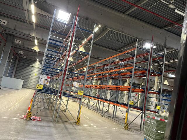 Высокий стеллаж META 