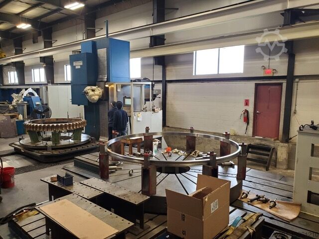 фрезерный станок с подвижной колонной Tos Kurim FU 150