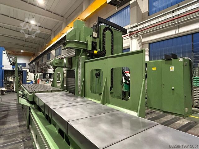 универсальный фрезерно-расточной станок DEBER DYNAMIC 3T