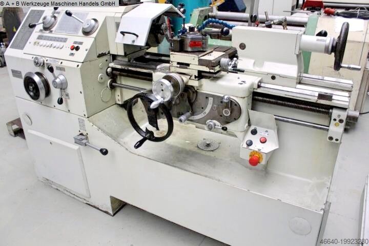 Токарно-винторезный станок - электронная VEB MIKROMAT DLZ 315x500/3eG