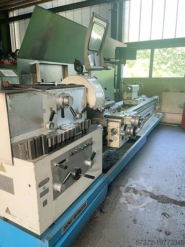 Токарно-центровой станок и токарный станок с подающим шпинделем TOS SN 630 S