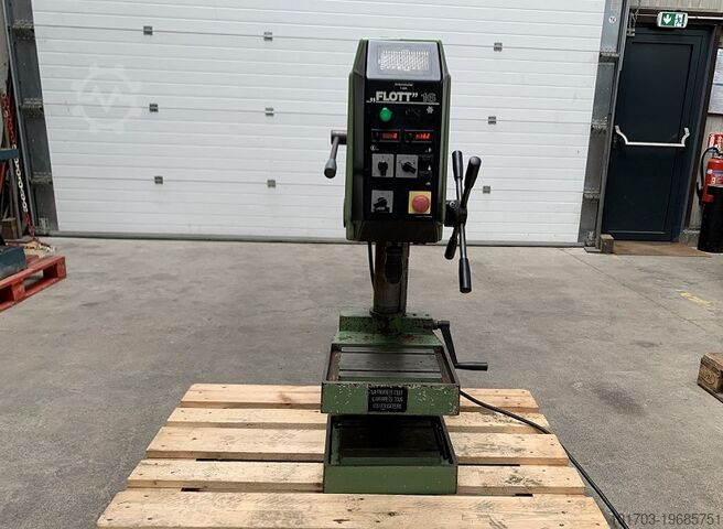 Настольный сверлильный станок на колонне FLOTT 16 STG/R2