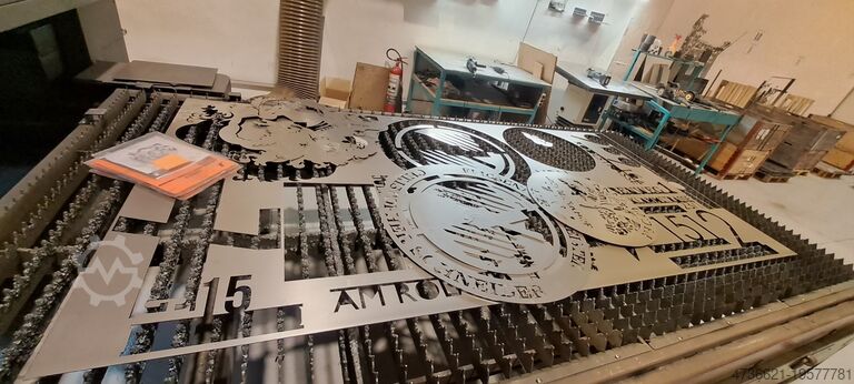 Лазерная установка для резки Glorystar Laser 3 KW  1500 x 3000 mm Wechseltisch